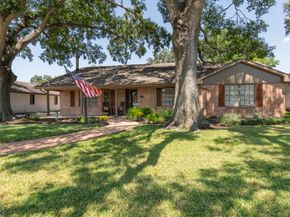 4306 Silverwood Drive, Houston TX 77035