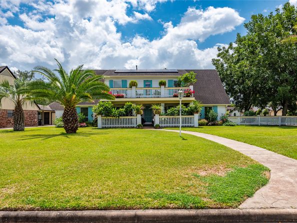 1902 Port Royal Drive, Nassau Bay TX 77058