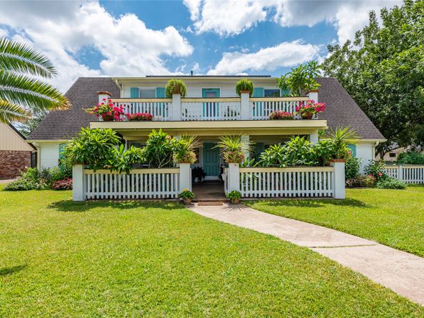 1902 Port Royal Drive, Nassau Bay TX 77058