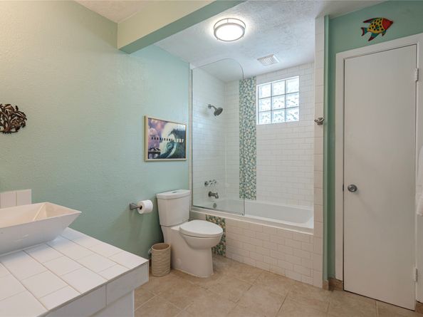 1902 Port Royal Drive, Nassau Bay TX 77058