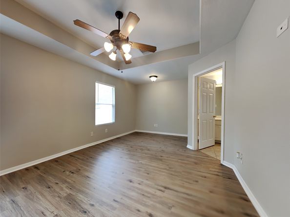 2343 Village Leaf Drive, Spring TX 77386