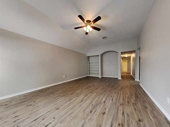 2343 Village Leaf Drive, Spring TX 77386