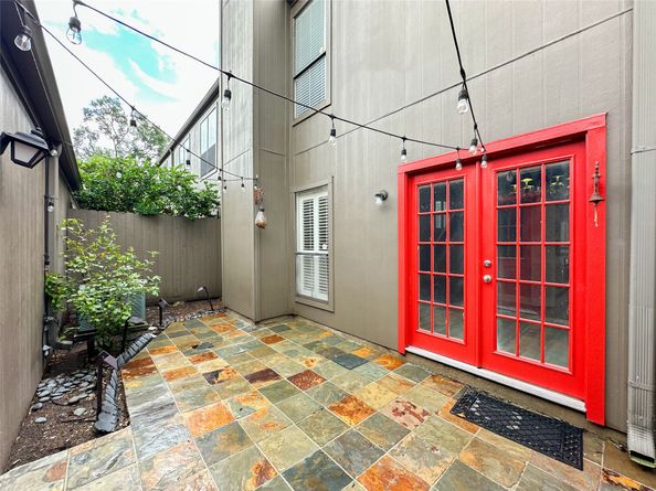 701 Bering Drive 1603, Houston TX 77057