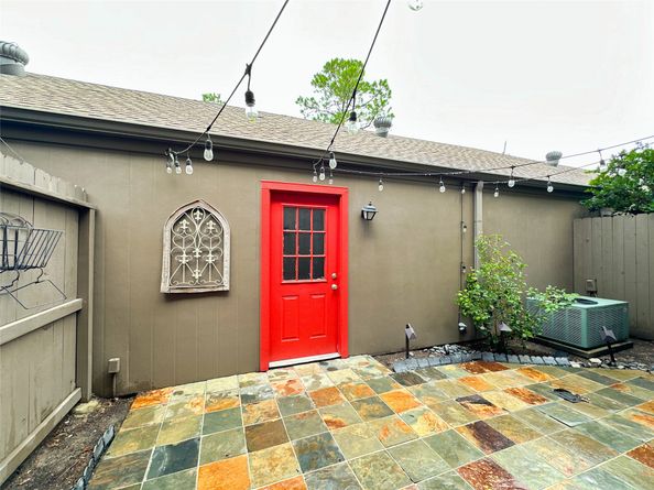 701 Bering Drive 1603, Houston TX 77057