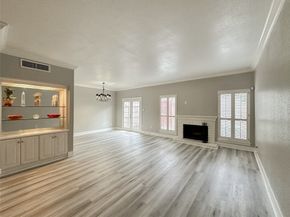701 Bering Drive 1603, Houston TX 77057