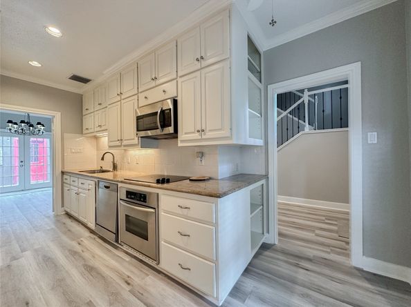701 Bering Drive 1603, Houston TX 77057