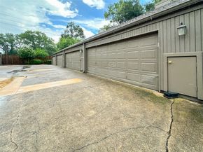 701 Bering Drive 1603, Houston TX 77057
