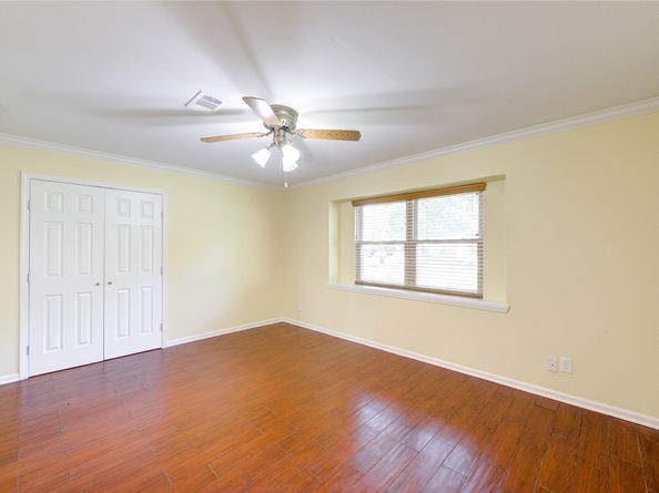 5418 Winding Way Drive, Houston TX 77091