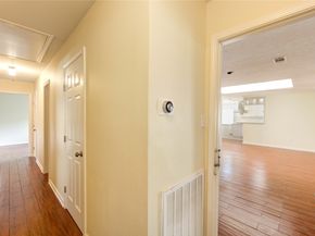 5418 Winding Way Drive, Houston TX 77091