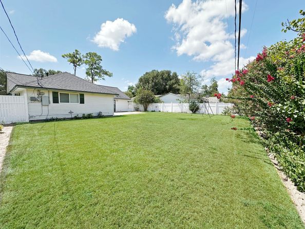 7050 Cole Creek Drive, Houston TX 77092