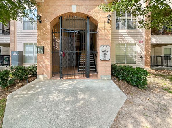 8051 Bay Branch Drive 131, The Woodlands TX 77382