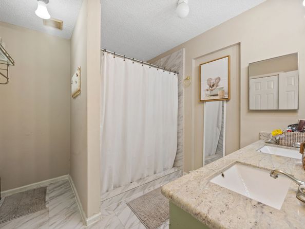 13103 Creekview Park Drive, Houston TX 77082