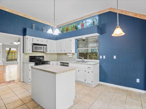 22 S Rain Forest Court, The Woodlands TX 77380