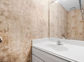 22 S Rain Forest Court, The Woodlands TX 77380