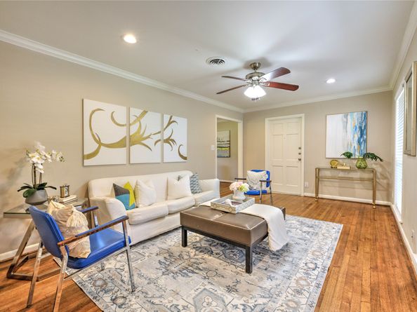 6817 Roos Road, Houston TX 77074