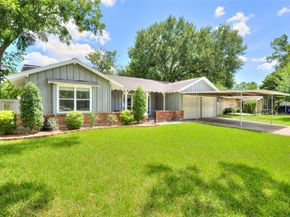 6817 Roos Road, Houston TX 77074