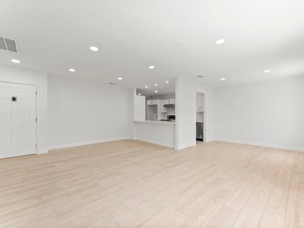 2822 Briarhurst Drive 44, Houston TX 77057