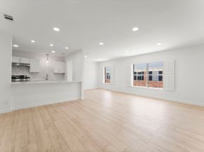 2822 Briarhurst Drive 44, Houston TX 77057