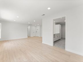 2822 Briarhurst Drive 44, Houston TX 77057