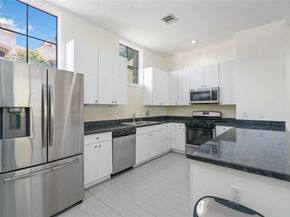 939 Colorado 20, Houston TX 77007