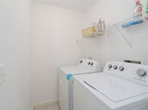 939 Colorado 20, Houston TX 77007