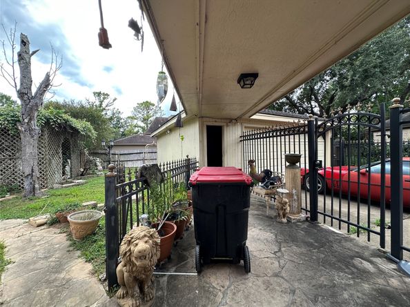 8826 Heatherly Drive, Houston TX 77083