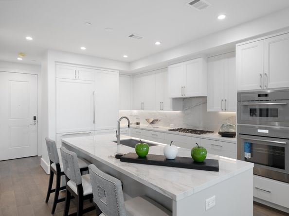 5656 San Felipe Street 1403, Houston TX 77056