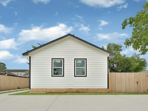 7939 Goode Street, Houston TX 77012