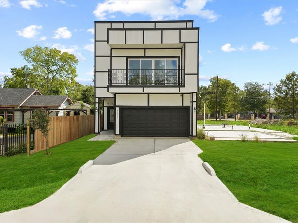 9212 Arvin Street, Houston TX 77028