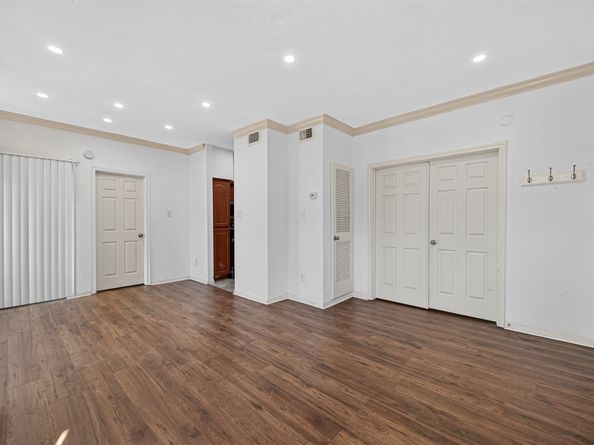 4041 Drake Street 203, Houston TX 77005