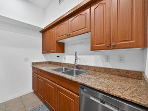 4041 Drake Street 203, Houston TX 77005