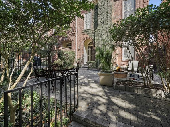 3350 Maroneal Street, Houston TX 77025