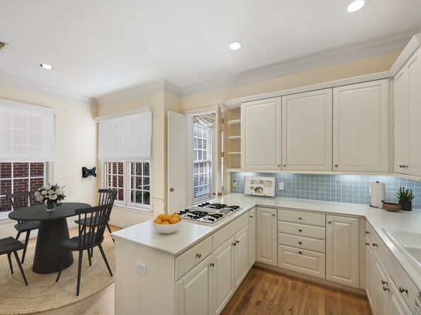 3350 Maroneal Street, Houston TX 77025