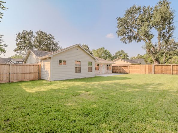 12406 Whittington Drive, Houston TX 77077