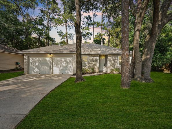 7 Starrush Court, The Woodlands TX 77380