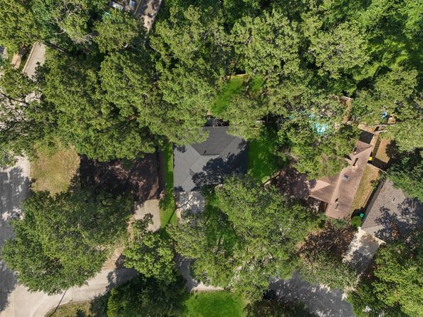 7 Starrush Court, The Woodlands TX 77380