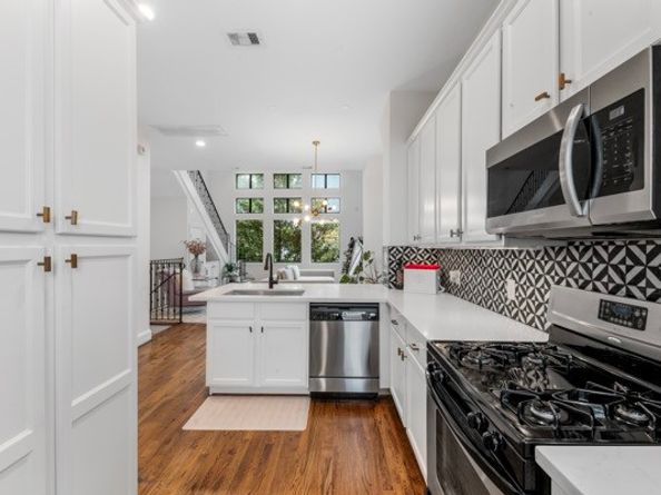 1917 SUMMER Street, Houston TX 77007