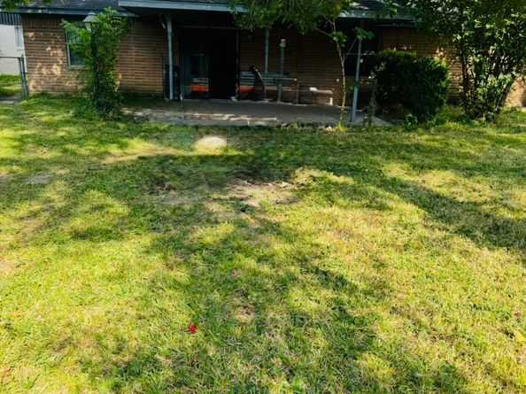 10313 E Blades Street, Houston TX 77016