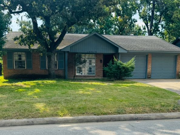 10313 E Blades Street, Houston TX 77016