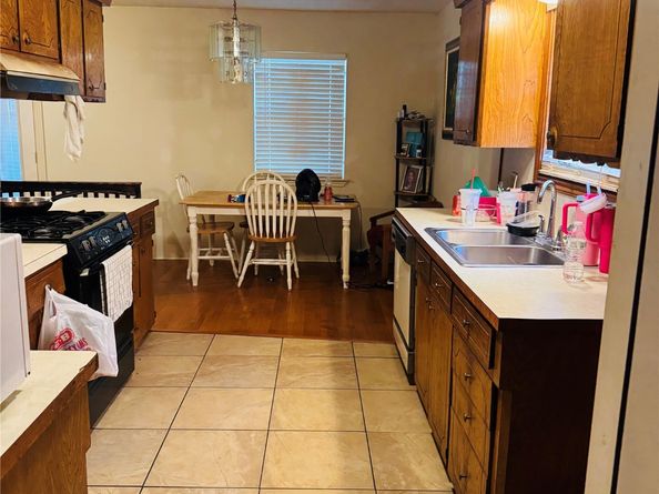 10313 E Blades Street, Houston TX 77016