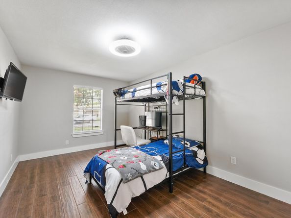 550 Slumberwood Drive, Houston TX 77013