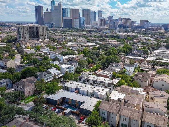 2703 Mason Street 16, Houston TX 77006
