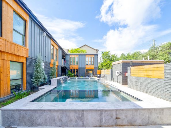 2703 Mason Street 16, Houston TX 77006