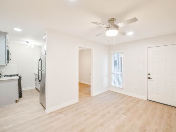 2703 Mason Street 16, Houston TX 77006