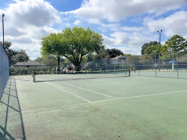 4803 Shadowdale Drive, Houston TX 77041