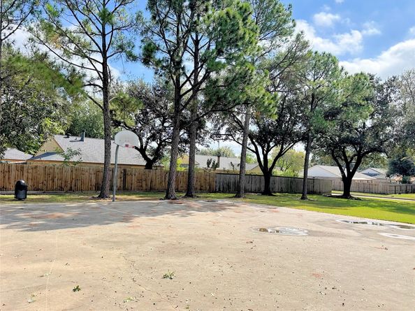 4803 Shadowdale Drive, Houston TX 77041