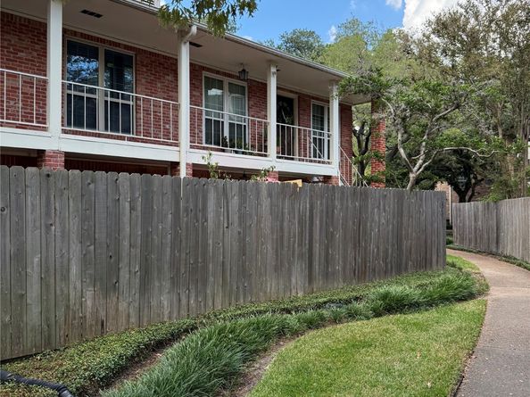 839 Wax Myrtle Lane, Houston TX 77079