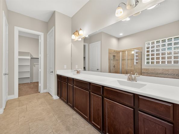 4926 Thunder Creek Ln, Sugar Land TX 77479