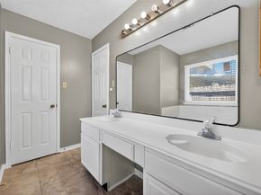 13707 Sablegarden Lane, Houston TX 77014
