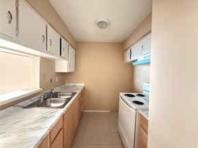 7200 Clarewood Drive 605, Houston TX 77036